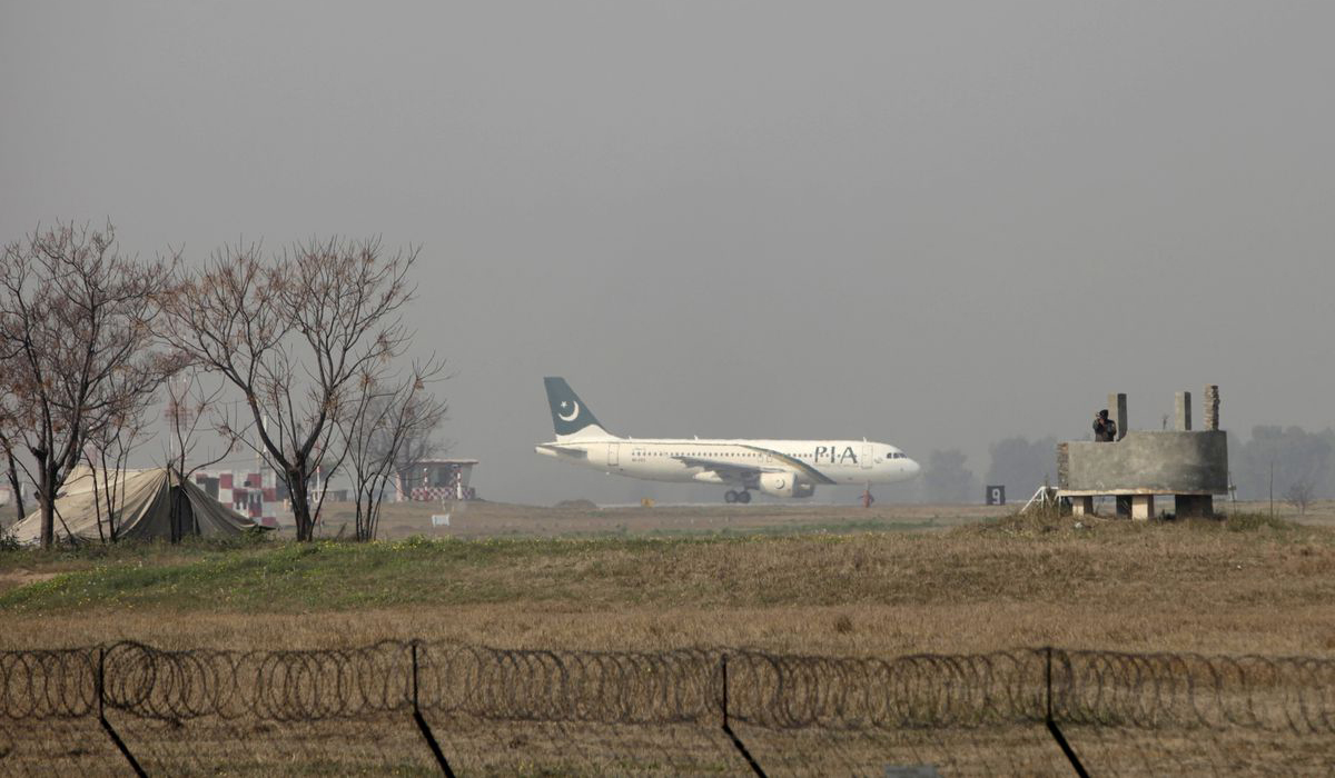 Pakistan Airlines suspends Afghan operations, citing Taliban interference
